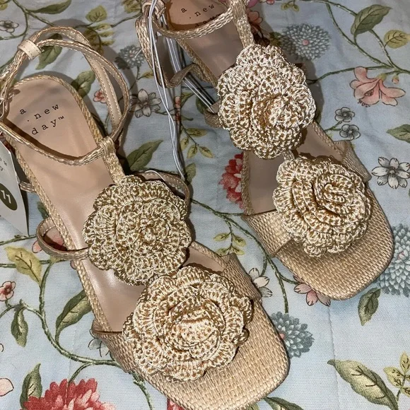 A New Day Esme Tan Crotchet Flower Kitten Heels - Picture 3 of 16